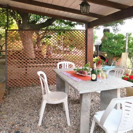 Sleeps 30 Pool Air Con Holiday home