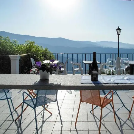 Holiday home Sleeps 30 Pool Air Con