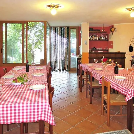 Sleeps 30 Pool Air Con Holiday home