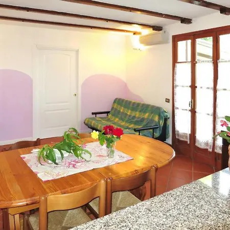Sleeps 30 Pool Air Con *