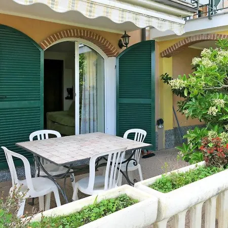 Holiday home Sleeps 30 Pool Air Con Valloria Marittima