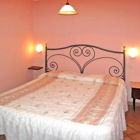 Sleeps 30 Pool Air Con Holiday home