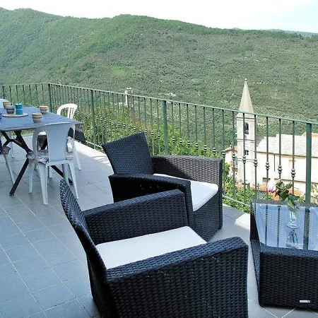 Sleeps 30 Pool Air Con Holiday home