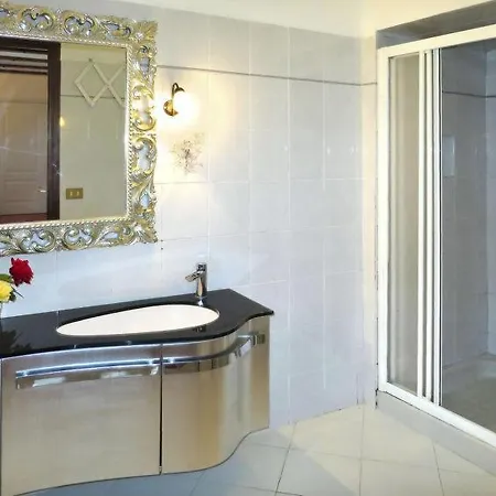 Holiday home Sleeps 30 Pool Air Con