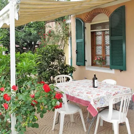 Holiday home Sleeps 30 Pool Air Con Valloria Marittima