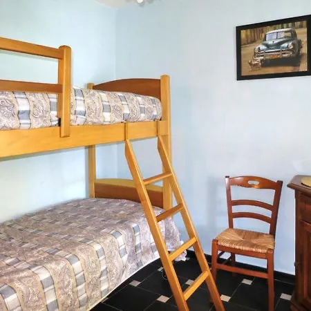 Holiday home Sleeps 30 Pool Air Con